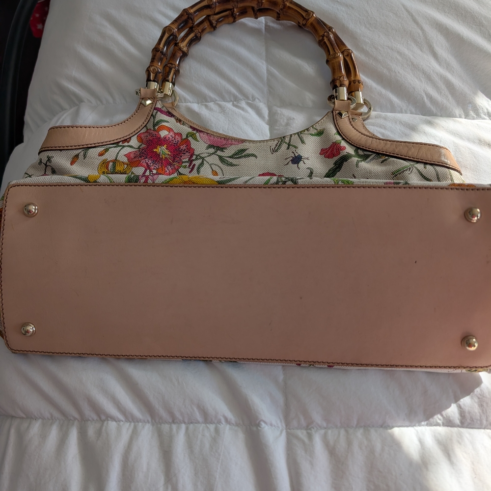 Gucci Floral Canvas Shoulder Bag with Bamboo Handles - Picture 4 of 12